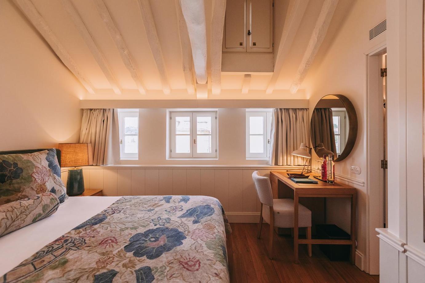 Deluxe Double Room with City View,1685112847:JPEG